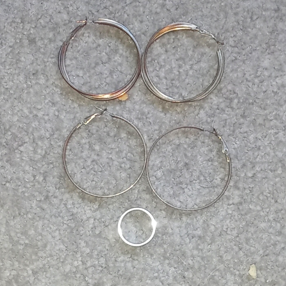 Sold offfline 2 hoop earrings & 1 size 8 ring